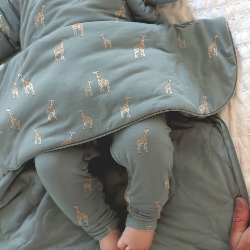 gunamuna - FW25 LONG SLEEVE SLEEP BAG: Giraffe Moss / 18-24M / 1.0